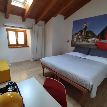 Le Stanze Del Trenino Rosso Bed & Breakfast Тирано Екстериор снимка