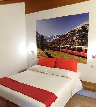 Le Stanze Del Trenino Rosso Bed & Breakfast Тирано Екстериор снимка