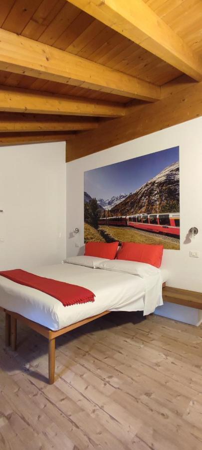 Le Stanze Del Trenino Rosso Bed & Breakfast Тирано Екстериор снимка