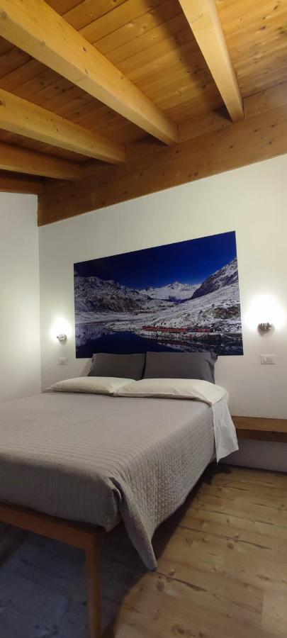Le Stanze Del Trenino Rosso Bed & Breakfast Тирано Екстериор снимка