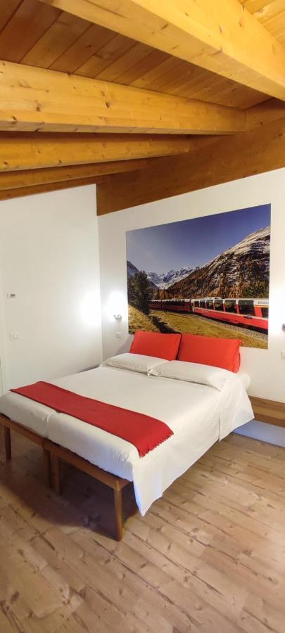 Le Stanze Del Trenino Rosso Bed & Breakfast Тирано Екстериор снимка