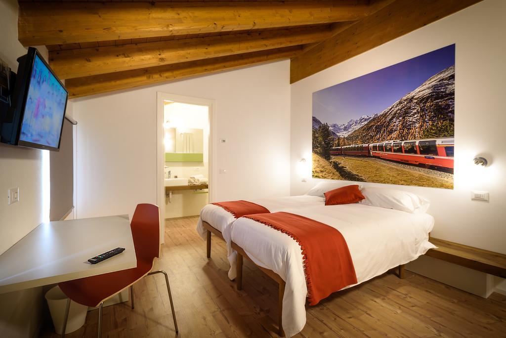 Le Stanze Del Trenino Rosso Bed & Breakfast Тирано Екстериор снимка